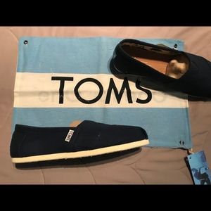 Classic Navy Canvas TOMS